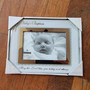 NWT Malden "Baby's Baptism" 4x6 Glass & Gold Metal Frame